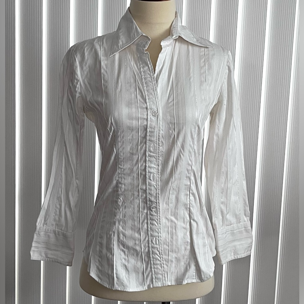 🩶🤍New York & Co. Striped Button Down Shirt - Picture 2 of 5